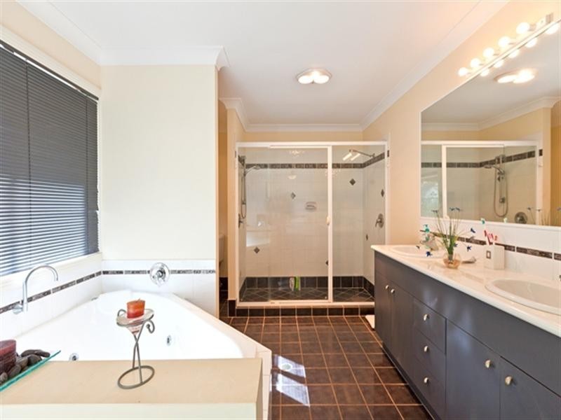 12 Butler Place, Redland Bay QLD 4165