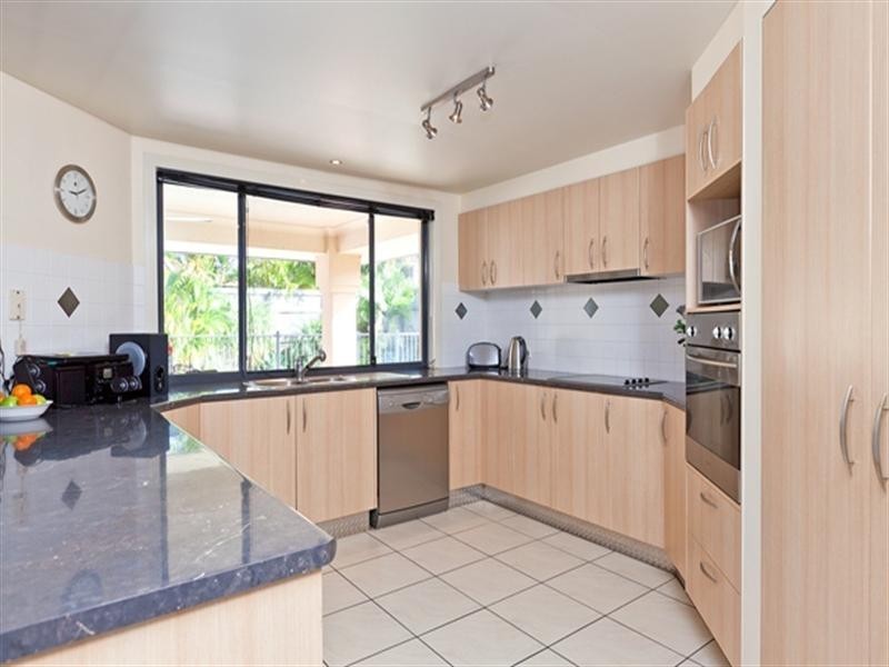 12 Butler Place, Redland Bay QLD 4165