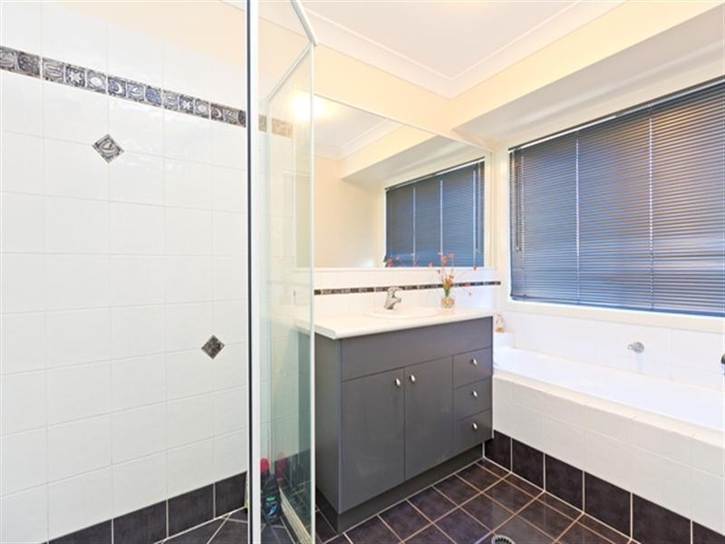 12 Butler Place, Redland Bay QLD 4165