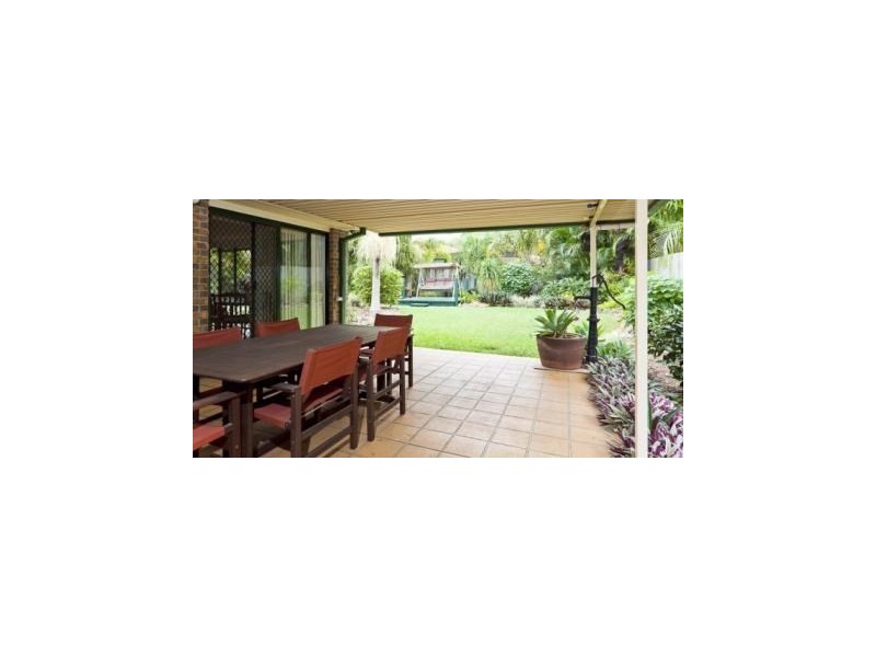 11 Alex Court, Redland Bay QLD 4165