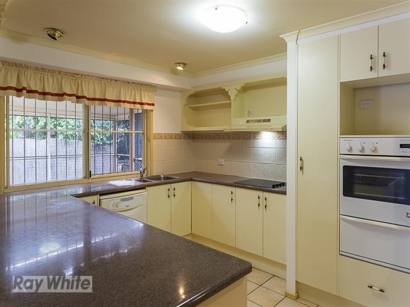 5 Bartlett Terrace, Redland Bay QLD 4165