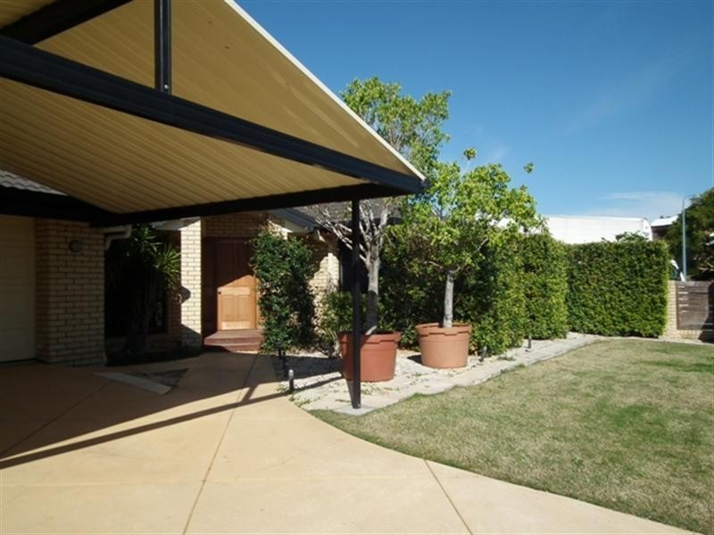 5 Kimbolton Drive, Redland Bay QLD 4165