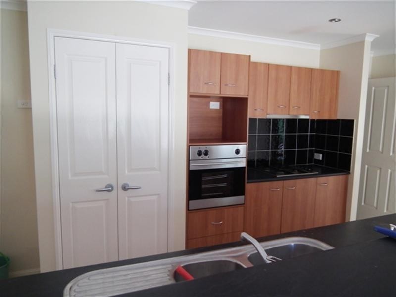 5 Kimbolton Drive, Redland Bay QLD 4165