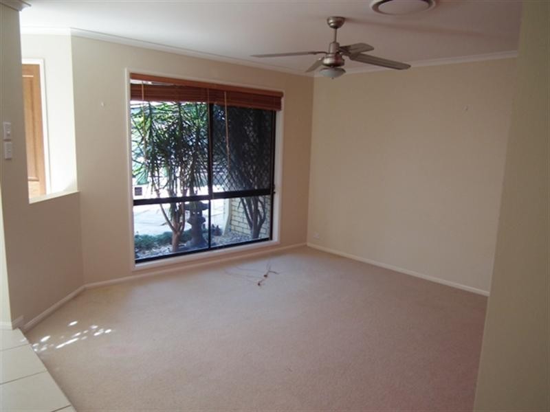 5 Kimbolton Drive, Redland Bay QLD 4165