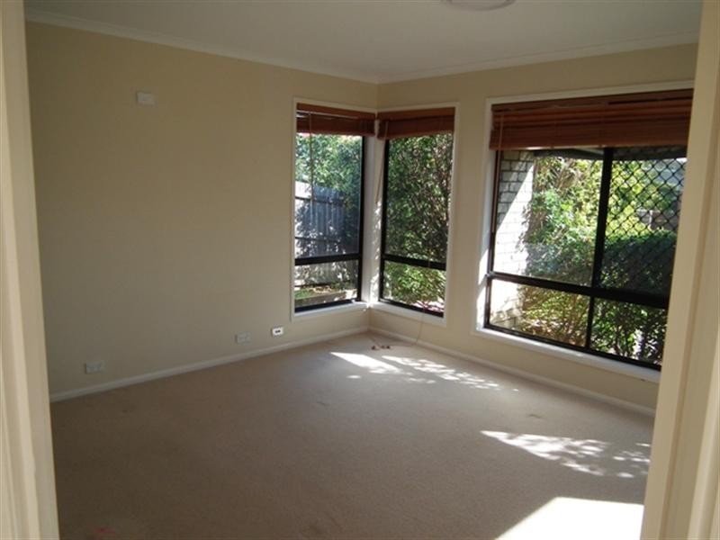 5 Kimbolton Drive, Redland Bay QLD 4165