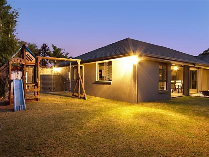 6 Cobby Court, Redland Bay QLD 4165