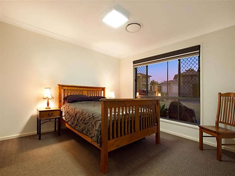 6 Cobby Court, Redland Bay QLD 4165