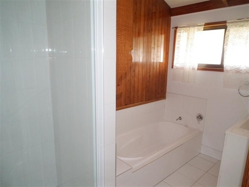 33 Pitt Street, Redland Bay QLD 4165