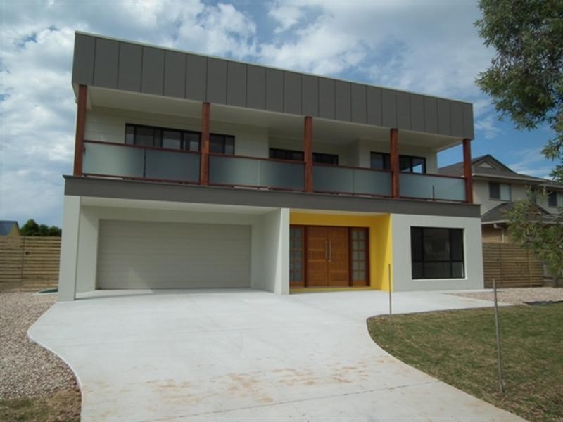 4 Penzance Drive, Redland Bay QLD 4165