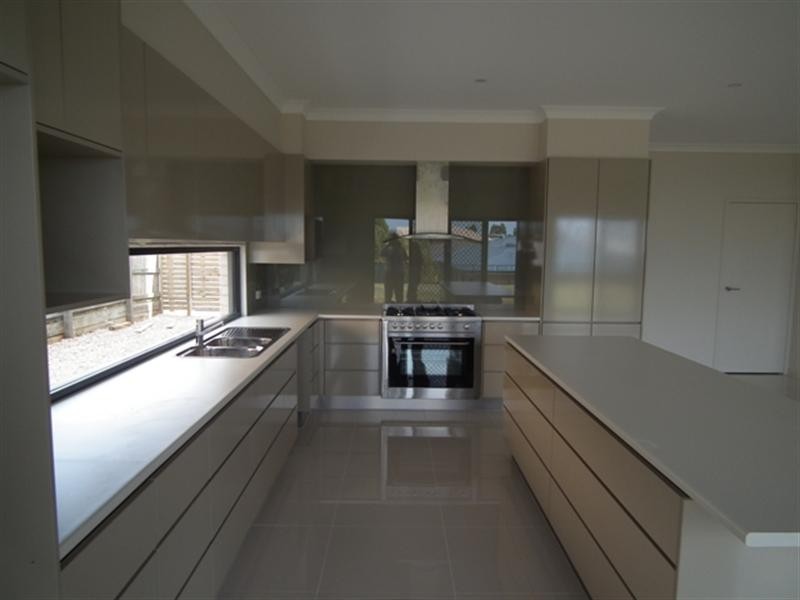 4 Penzance Drive, Redland Bay QLD 4165