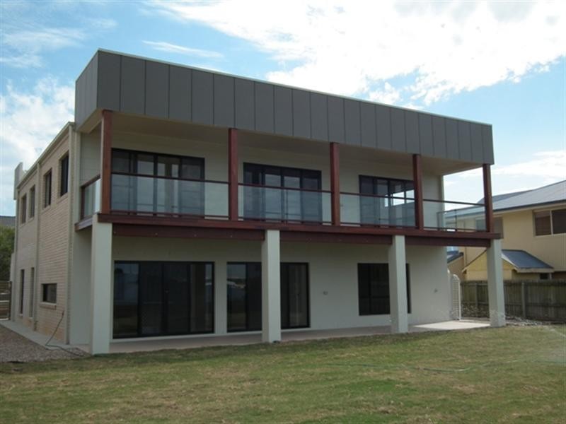 4 Penzance Drive, Redland Bay QLD 4165