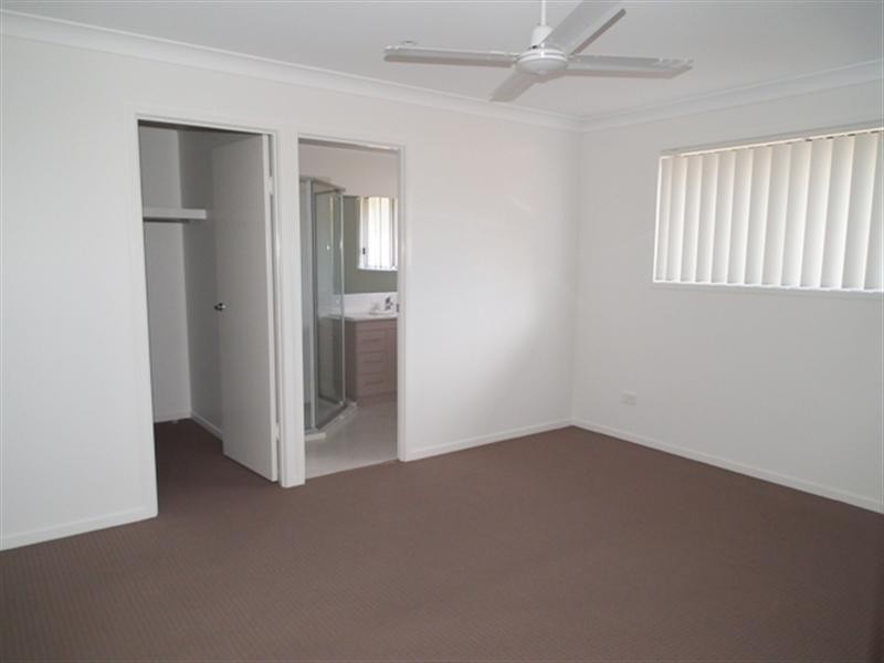 27A Pine Terrace, Redland Bay QLD 4165