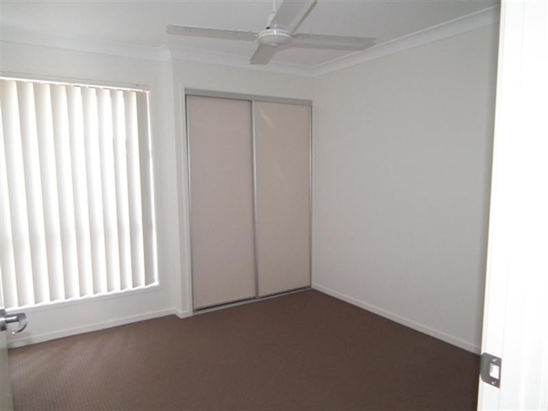 27A Pine Terrace, Redland Bay QLD 4165