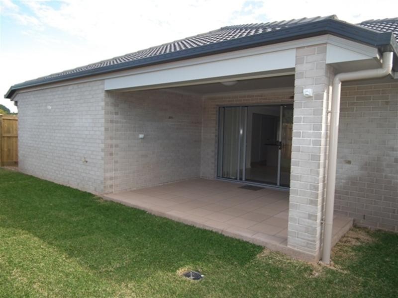 27A Pine Terrace, Redland Bay QLD 4165