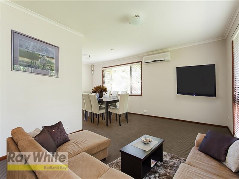 4 Pine Terrace, Redland Bay QLD 4165