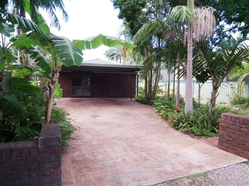 4 Pine Terrace, Redland Bay QLD 4165