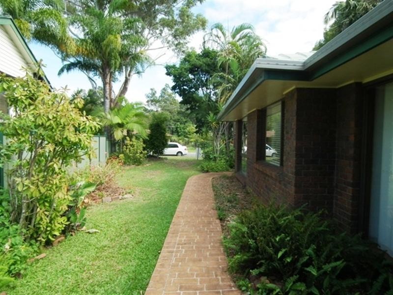 4 Pine Terrace, Redland Bay QLD 4165