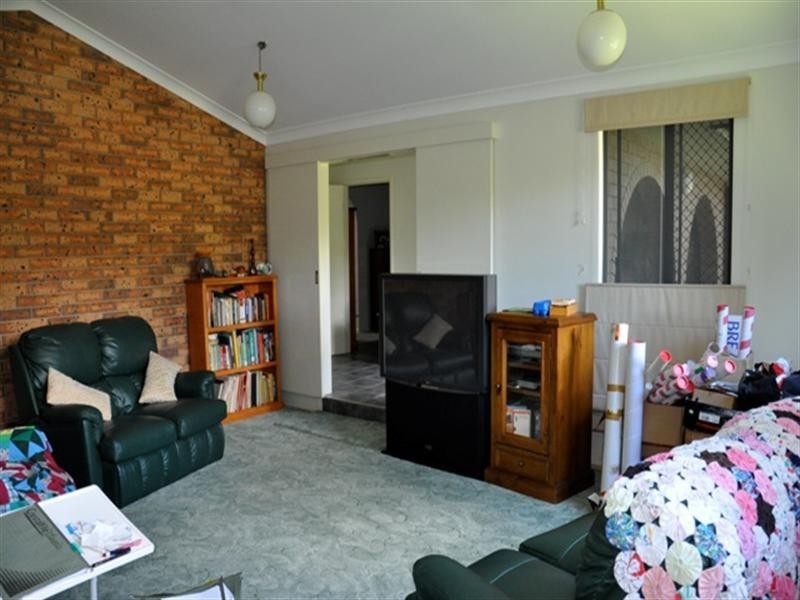 2 Banksia Street, Redland Bay QLD 4165