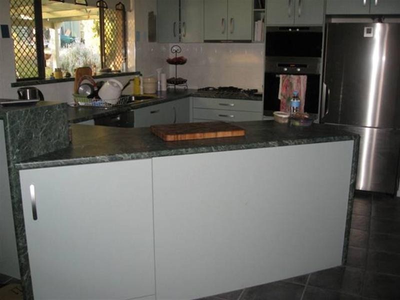 2 Banksia Street, Redland Bay QLD 4165