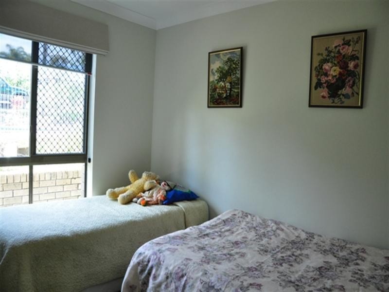 2 Banksia Street, Redland Bay QLD 4165