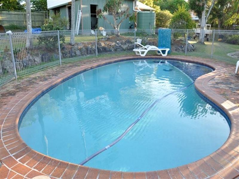 2 Banksia Street, Redland Bay QLD 4165