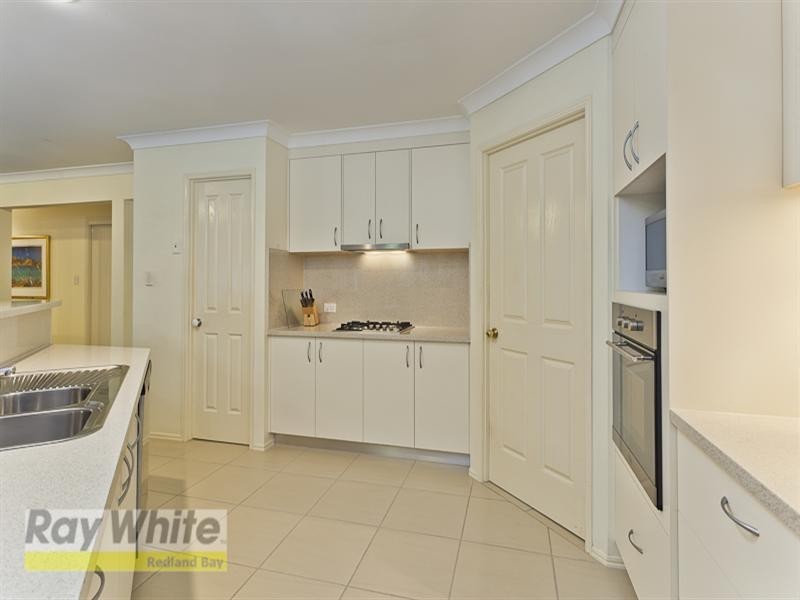 13 Attenborough Circuit, Redland Bay QLD 4165