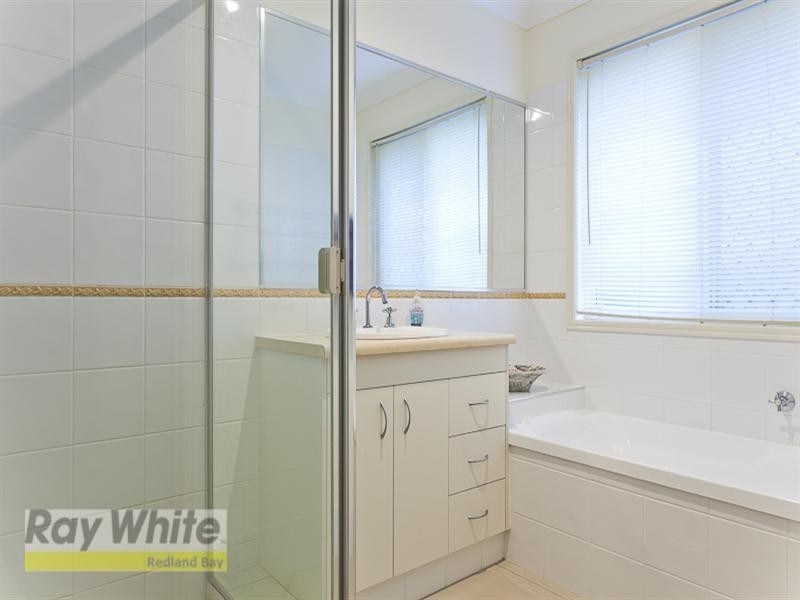 13 Attenborough Circuit, Redland Bay QLD 4165