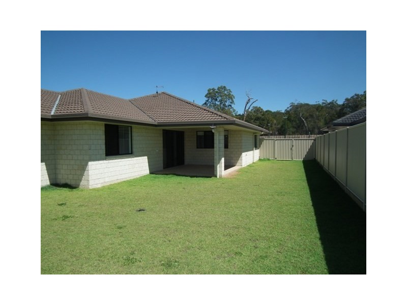37 Lancaster Circuit, Redland Bay QLD 4165