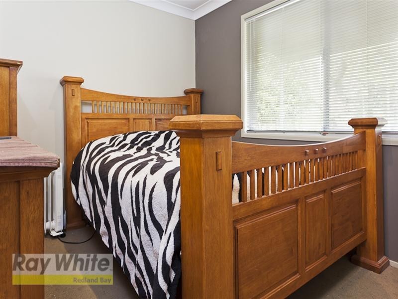 10 Oakland Avenue, Redland Bay QLD 4165