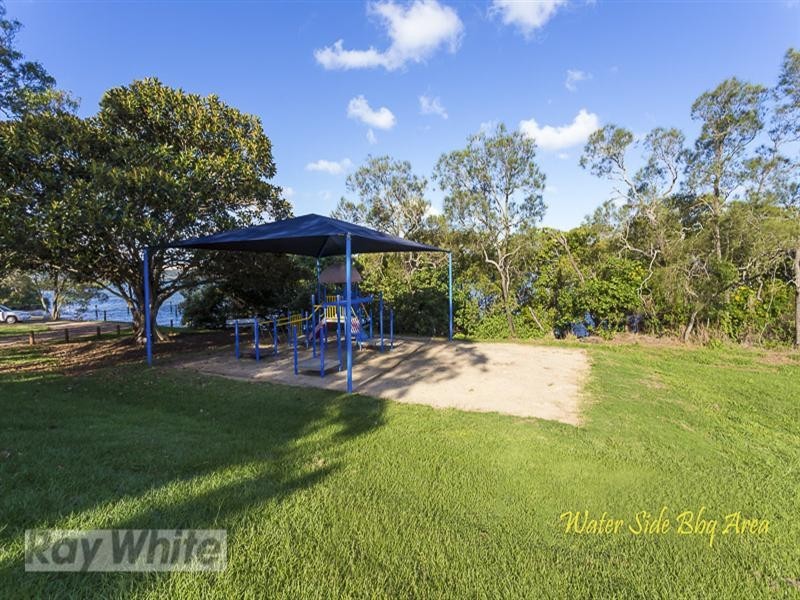 12 Pine Avenue, Lamb Island QLD 4184