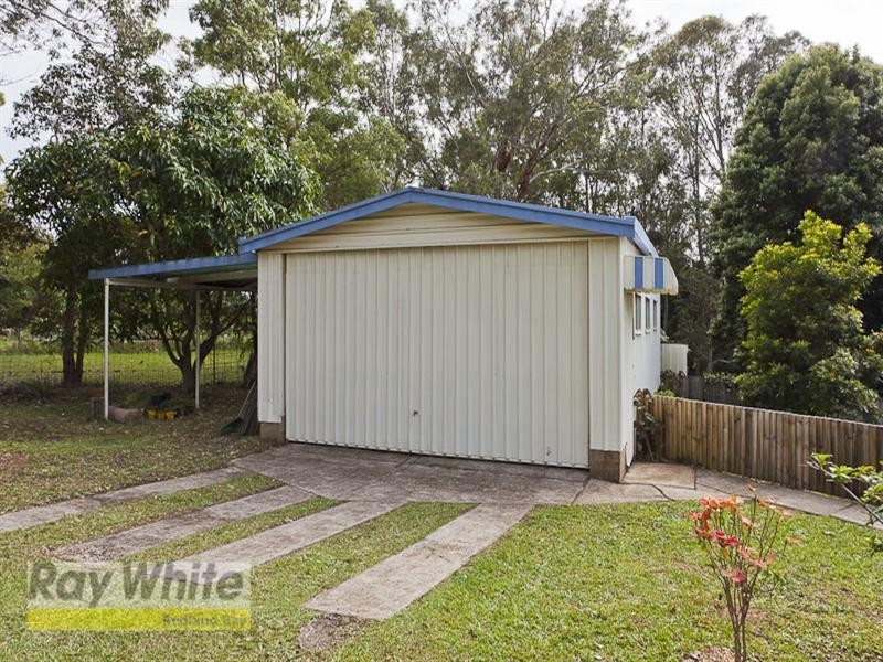 12 Pine Avenue, Lamb Island QLD 4184