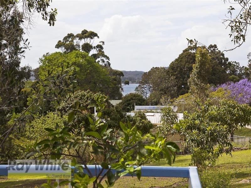 12 Pine Avenue, Lamb Island QLD 4184
