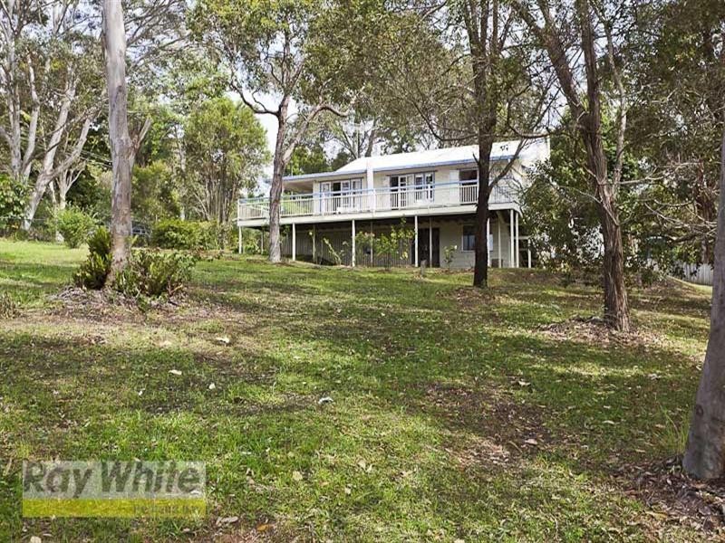 12 Pine Avenue, Lamb Island QLD 4184