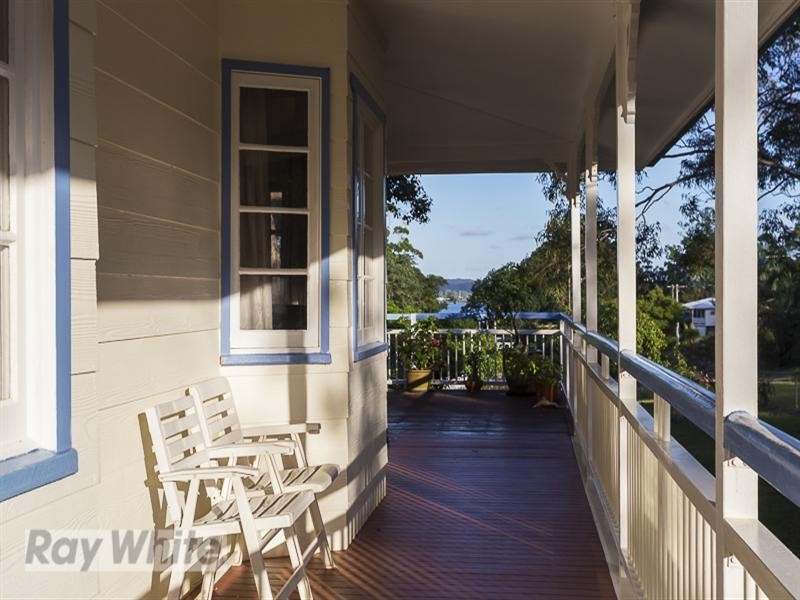 12 Pine Avenue, Lamb Island QLD 4184