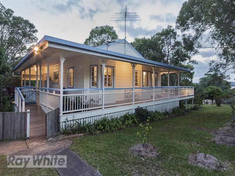 12 Pine Avenue, Lamb Island QLD 4184