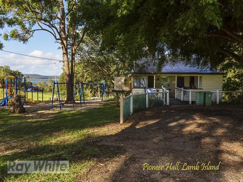 12 Pine Avenue, Lamb Island QLD 4184