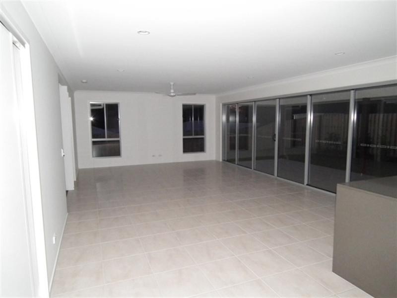 12 Bunja Pine Place, Mount Cotton QLD 4165