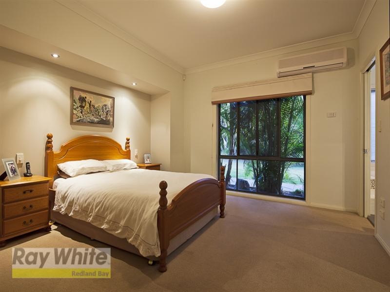 8 St Ives Court, Redland Bay QLD 4165