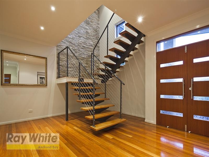 8 St Ives Court, Redland Bay QLD 4165