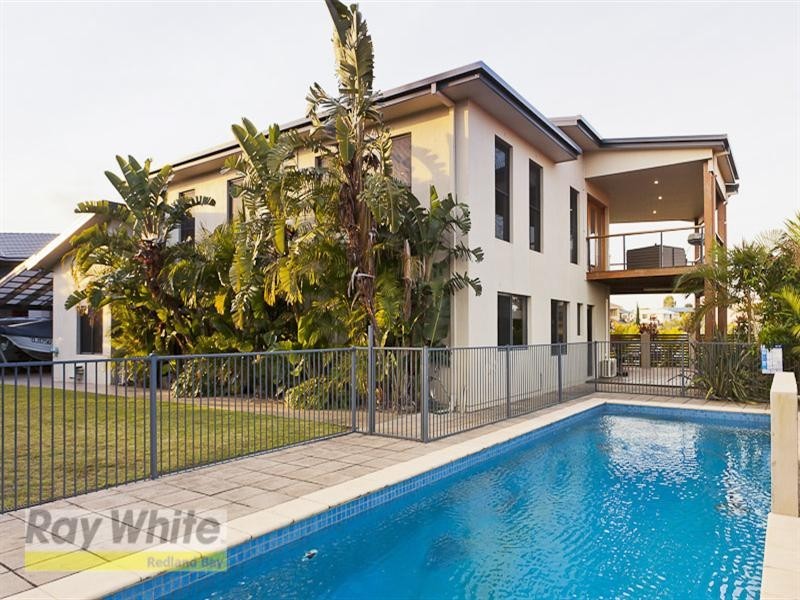 8 St Ives Court, Redland Bay QLD 4165