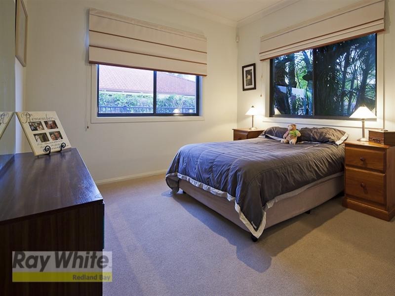 8 St Ives Court, Redland Bay QLD 4165