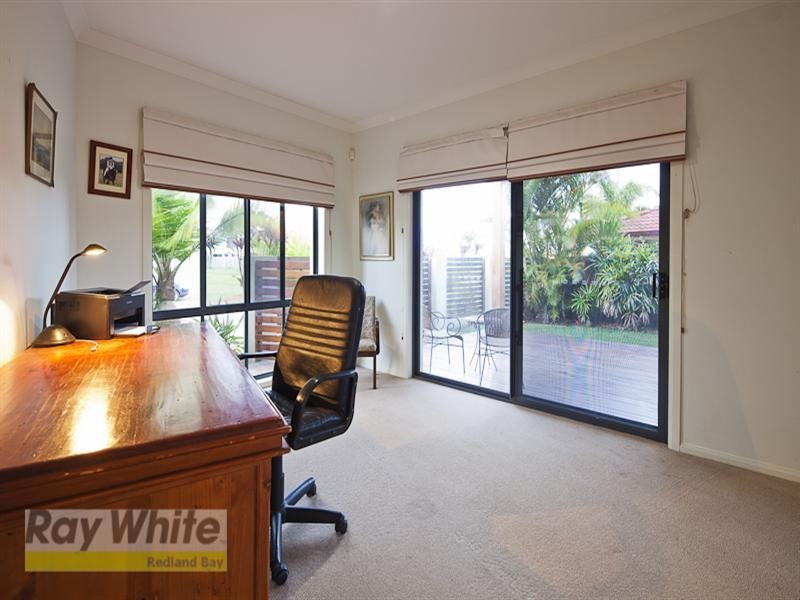 8 St Ives Court, Redland Bay QLD 4165