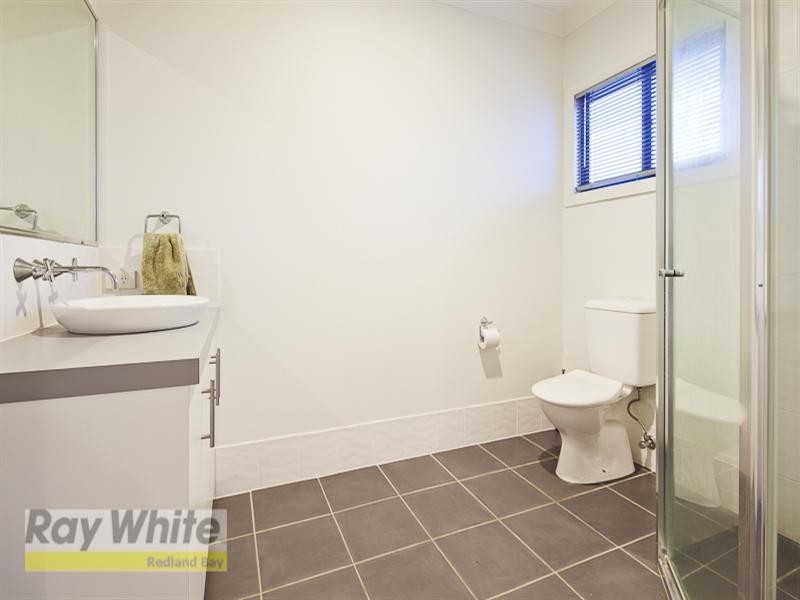 8 St Ives Court, Redland Bay QLD 4165