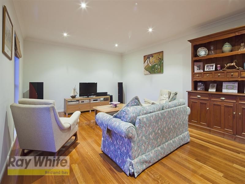 8 St Ives Court, Redland Bay QLD 4165