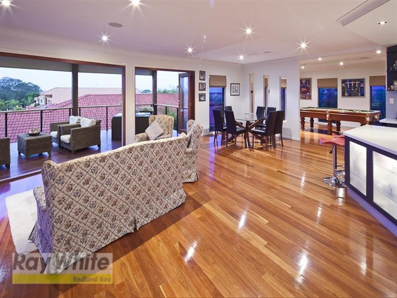 8 St Ives Court, Redland Bay QLD 4165