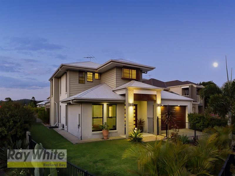 39 Riverside Place, Windaroo QLD 4207