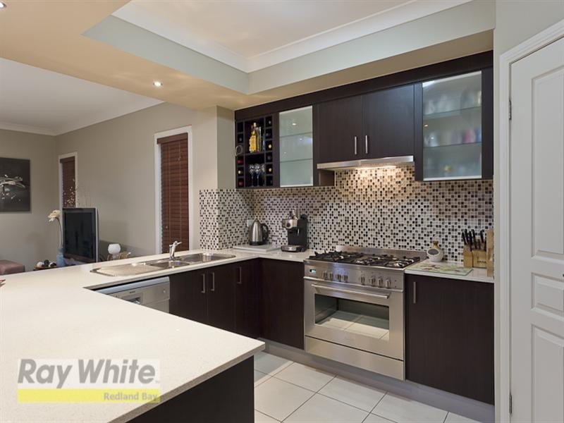 39 Riverside Place, Windaroo QLD 4207