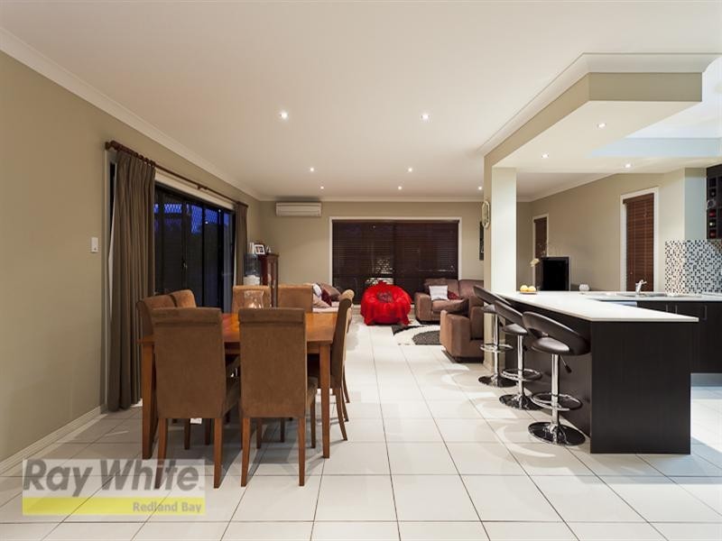 39 Riverside Place, Windaroo QLD 4207