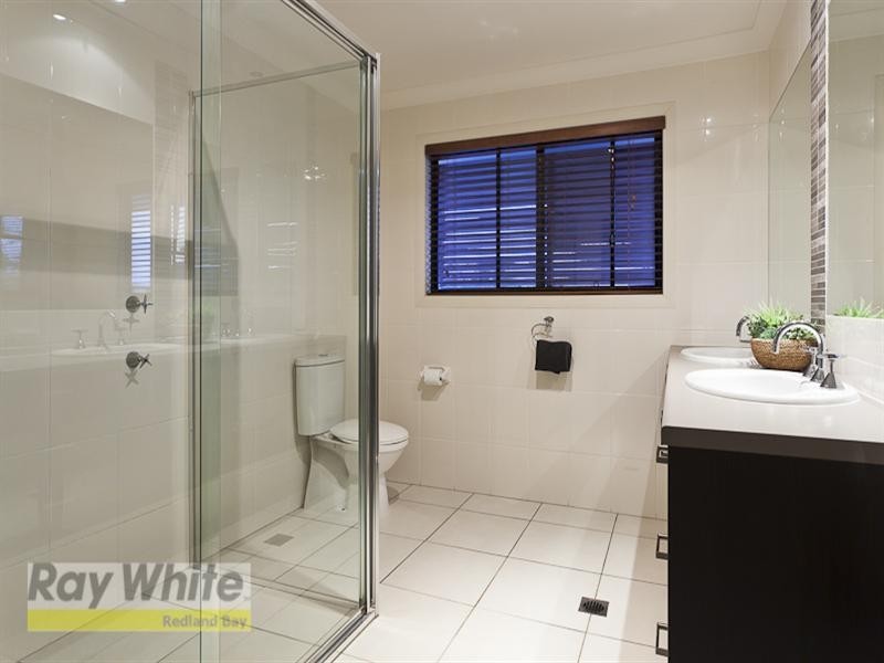 39 Riverside Place, Windaroo QLD 4207