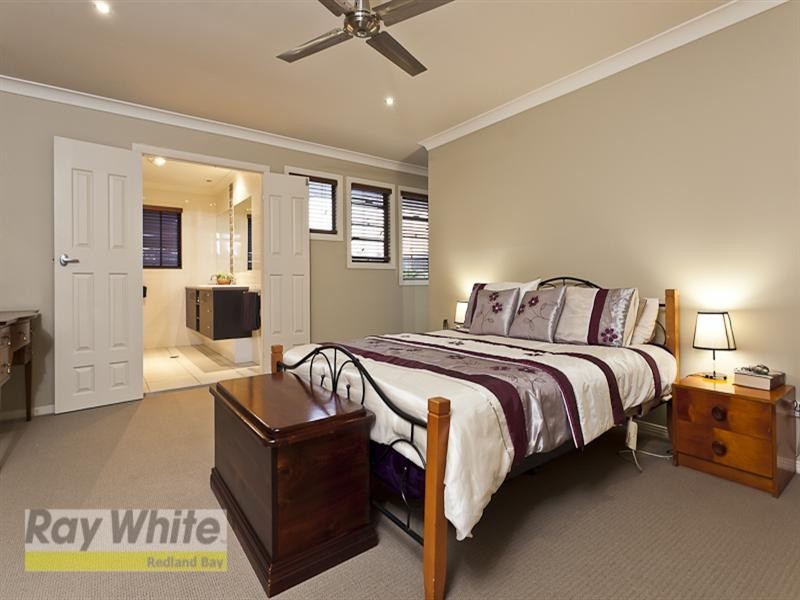 39 Riverside Place, Windaroo QLD 4207